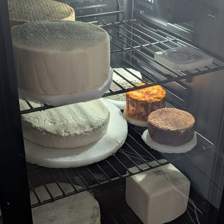 Kundebilde Frittst�ende minikj�leskap for 110 bokser