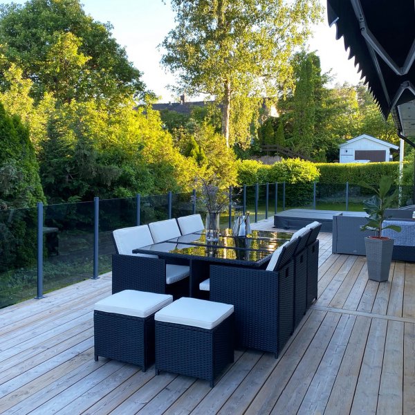Spisegruppe utemøbler | 10 sitteplasser | Kunstrotting Spisegruppe utemøbler | 10 sitteplasser | Kunstrotting