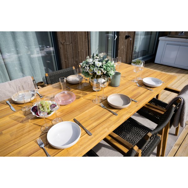 Elegant spisegruppe | Seks sitteplasser | Moderne design og materialer av h�y kvalitet | Alex