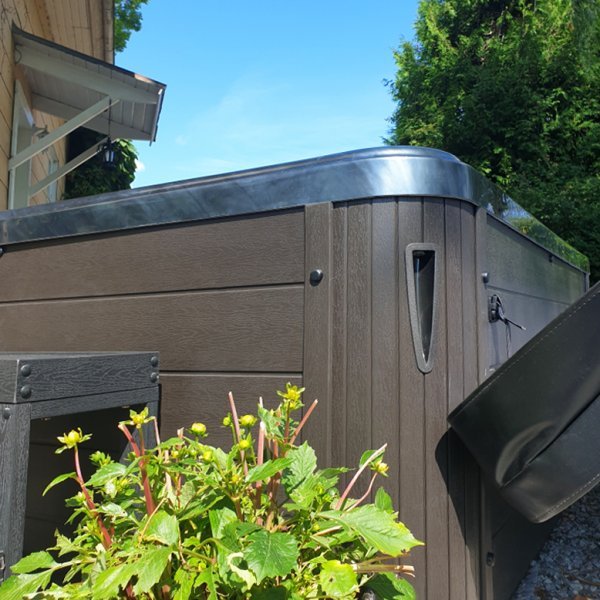 Spabad Poseidon Blackline � 5�6 personer | Lucite� akryl, Gecko� sirkulasjonspumpe og Balboa� system | 2026