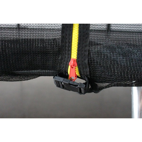 Oval trampoline med sikkerhetsnett | 244 � 396 cm | Svart