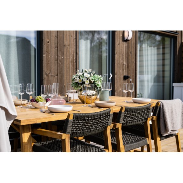 Elegant spisegruppe | Seks sitteplasser | Moderne design og materialer av h�y kvalitet | Alex