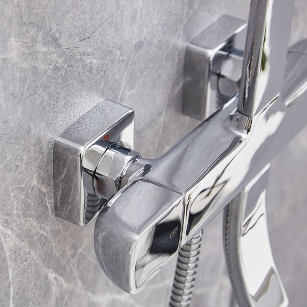 Takdusjsett med badekarbatteri | Spray ekstra høyt - Krom Takdusjsett med badekarbatteri | Spray ekstra høyt - Krom