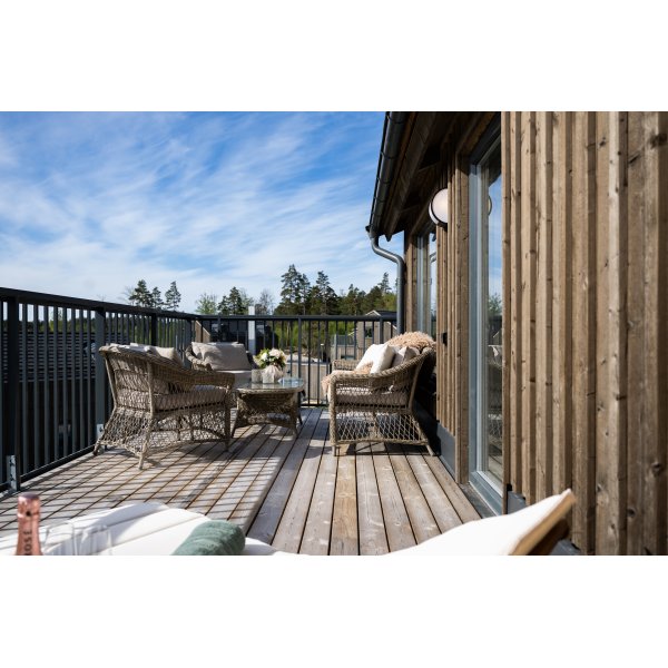Loungegruppe i naturfarget konstrotting | 4-delt med sofa, lenestoler og bord | Ängsö Loungegruppe i naturfarget konstrotting | 4-delt med sofa, lenestoler og bord | Ängsö