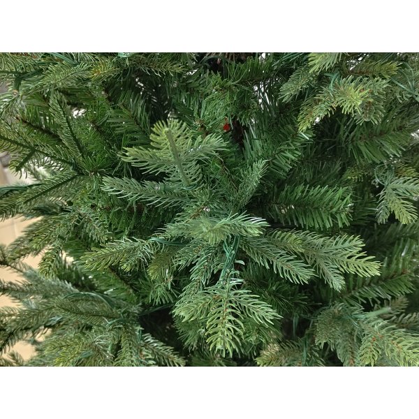 Kunstig juletre med LED-belysning | 210 cm | 650 LED-lys