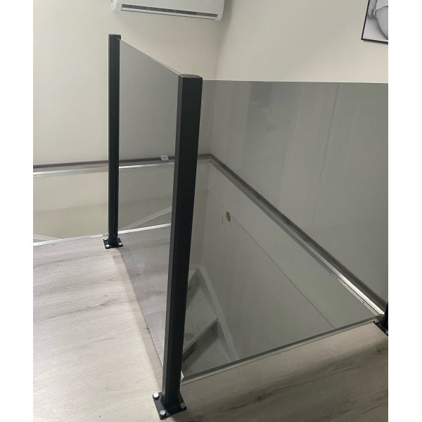 Glasrekkverk i tonet glass | Flere pakker Glasrekkverk i tonet glass | Flere pakker