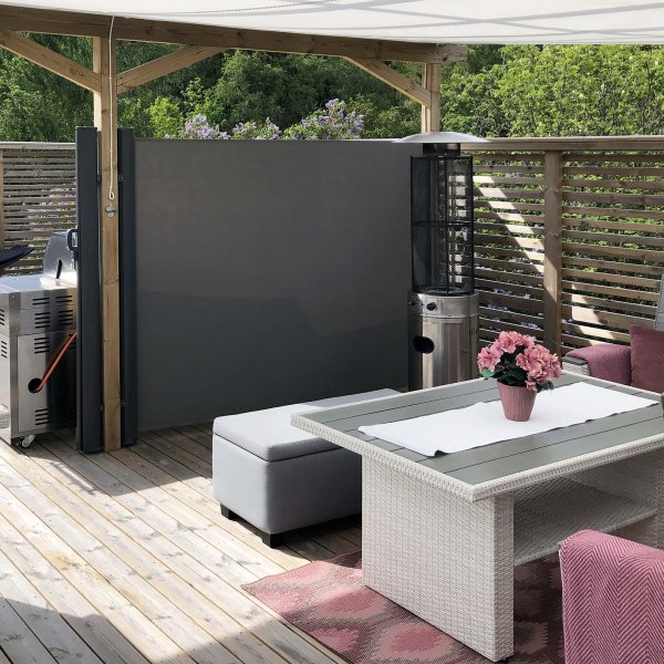 Høy sidemarkise 1,8x3m | Sol-, vind- og innsynsbeskyttelse | Metalcraft Høy sidemarkise 1,8x3m | Sol-, vind- og innsynsbeskyttelse | Metalcraft