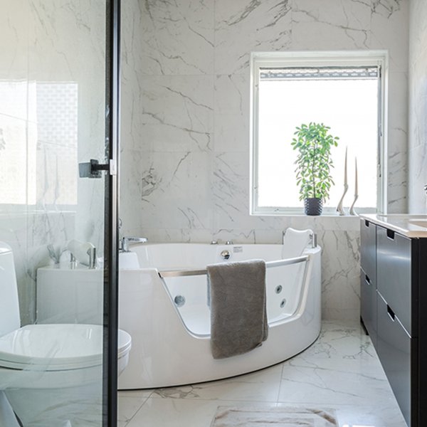 Boblebadekar med glassfront og varmeelement 140x140 cm | BK-006V