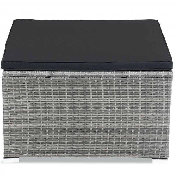 Loungemøbler i grå kunstrotting | Smart integrert oppbevaring av puter Loungemøbler i grå kunstrotting | Smart integrert oppbevaring av puter