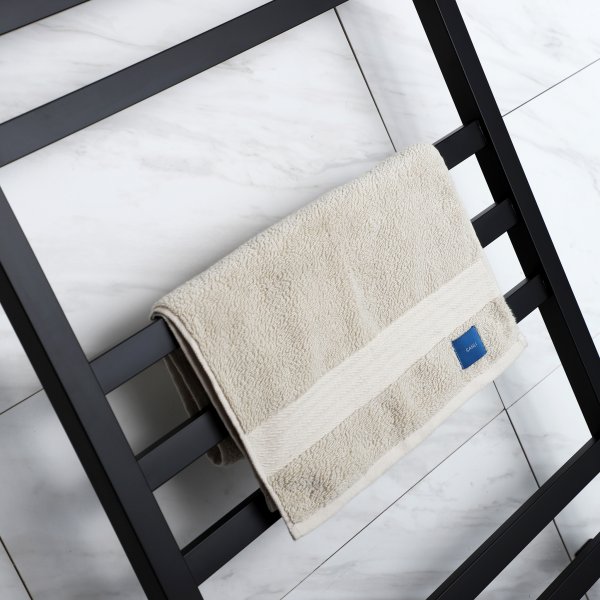 Elektrisk håndklestang 60x102,5x12cm | SC05 | Svart Elektrisk håndklestang 60x102,5x12cm | SC05 | Svart